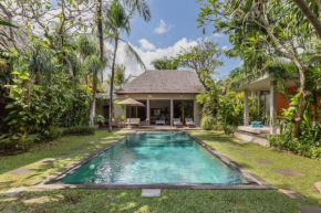 Eshara 23 an Amazing 5 BR Pool Villa walking distance to Beach